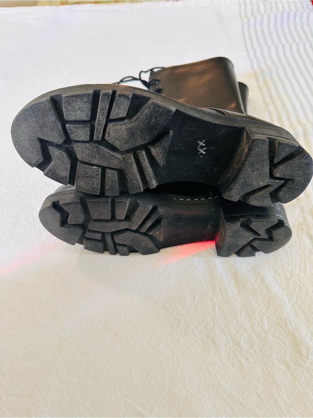 ⭐️ Black Sz 7 Lace-Up Side-Zip Faux Leather Boots Like New - Picture 2 of 10
